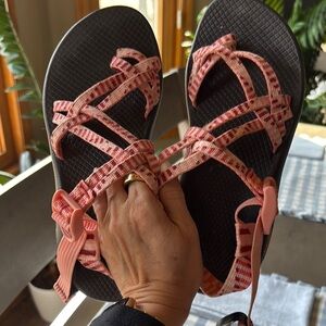 Chaco peachy pink size 7 shoes